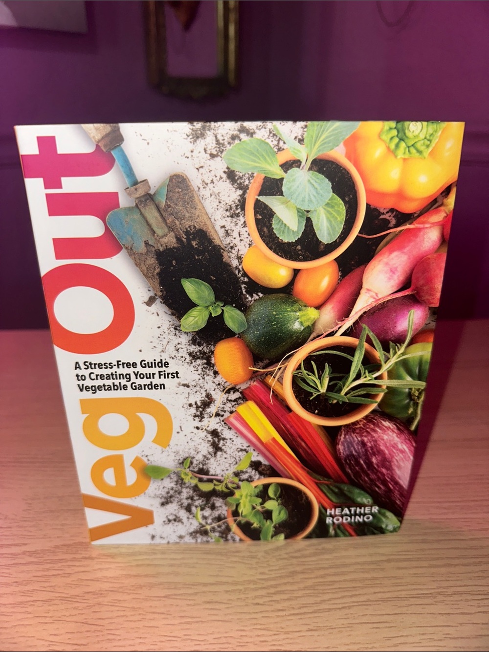 Veg Out! - Colorful Gardening Guide (Pink)